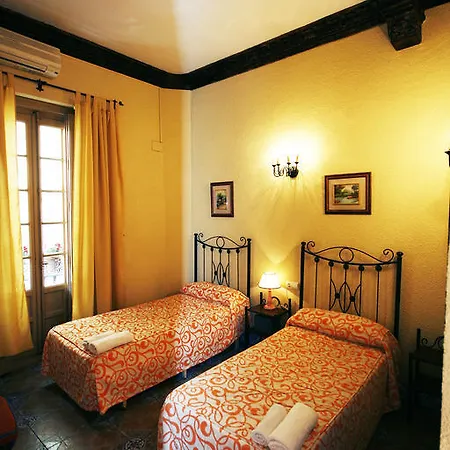 Apartment Gogh *